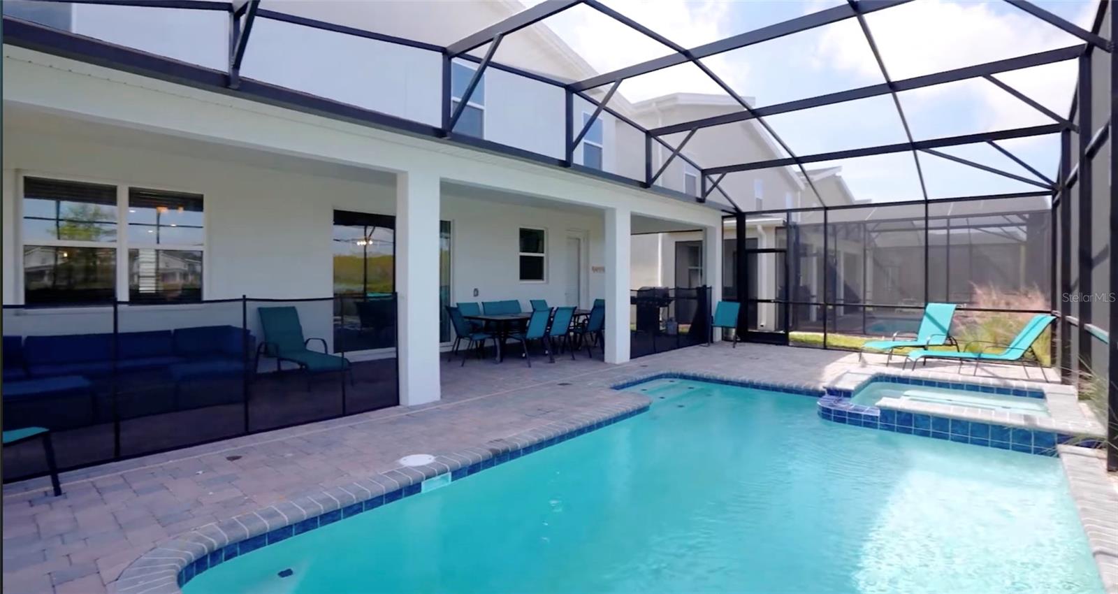 STOREY LAKE III - Residential