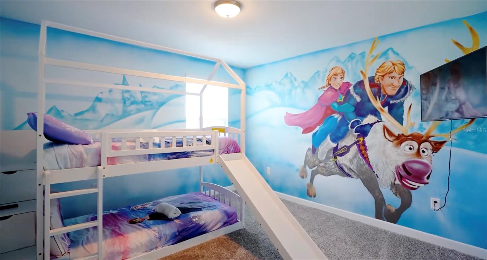 STOREY LAKE III - Residential