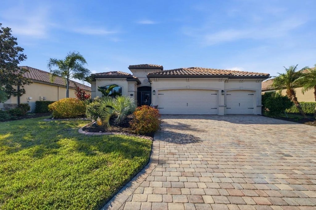 Photo of 6726 Rookery Lake Drive, Bradenton, FL 34212 (MLS # A4710071)