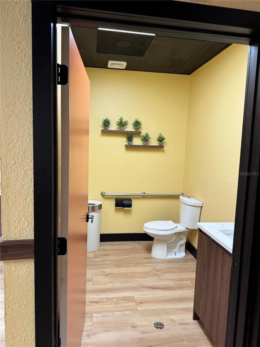 TAMPAS NORTH SIDE COUNTRY CLU - Business Opportunity