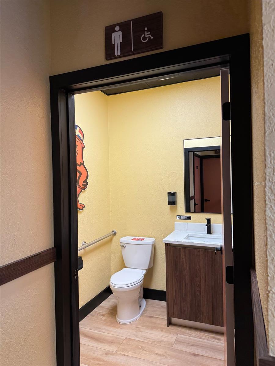 TAMPAS NORTH SIDE COUNTRY CLU - Business Opportunity