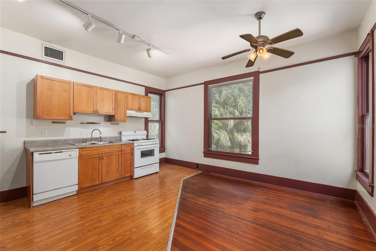 ORIGINAL GAINESVILLE - Residential Income