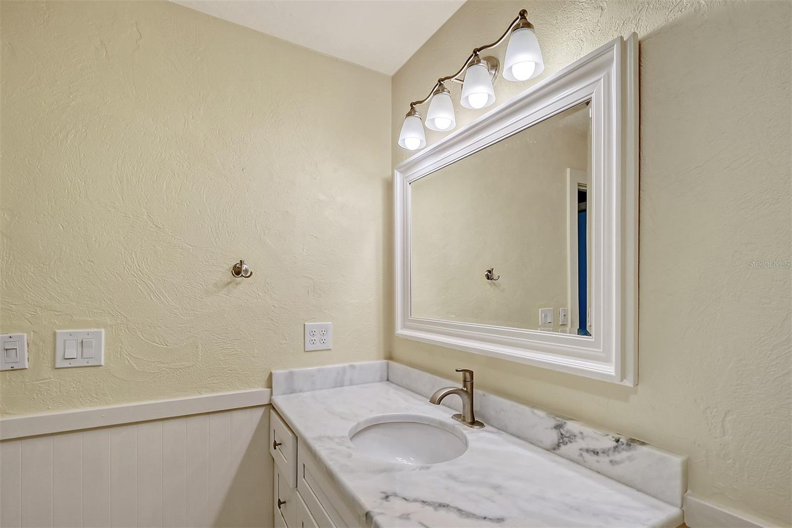 GULF GATE EAST - Residential