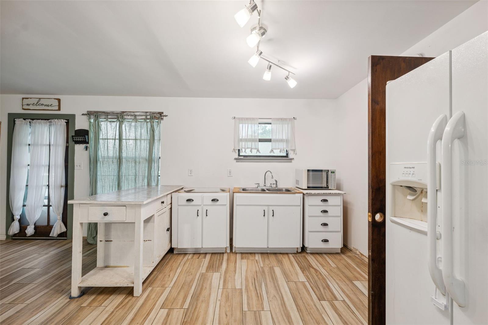 RIDGE MANOR FARMS - Residential