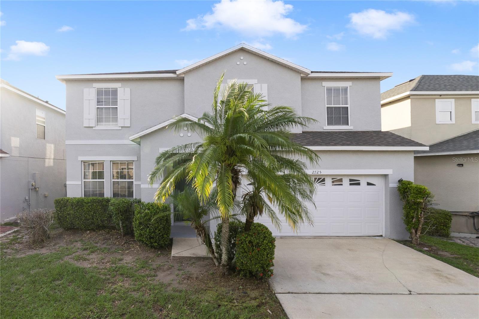 Set in Remington’s desirable golf club community, this updated 5-bed, 4.5-bath home offers 3,460 sq ft of modern living. Fresh interior paint and new flooring upstairs. An open, airy plan links the generous living areas to the kitchen and dining spaces, ideal for everyday life and entertaining. Out back, a saltwater pool overlooks a tranquil pond—perfect for relaxing or hosting. Minutes to Publix and Walmart and about 25 minutes to Disney and Universal, this home blends comfort, convenience, and location.