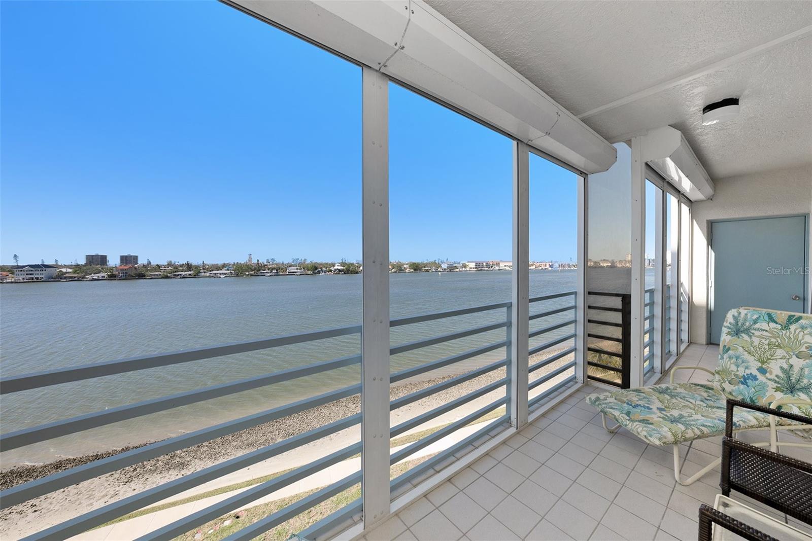 BEACHWALKER AT HARBOURSIDE CONDO - Residential