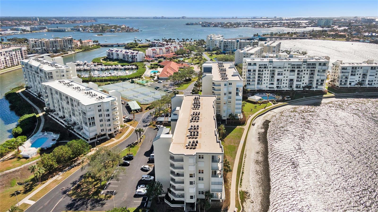 BEACHWALKER AT HARBOURSIDE CONDO - Residential