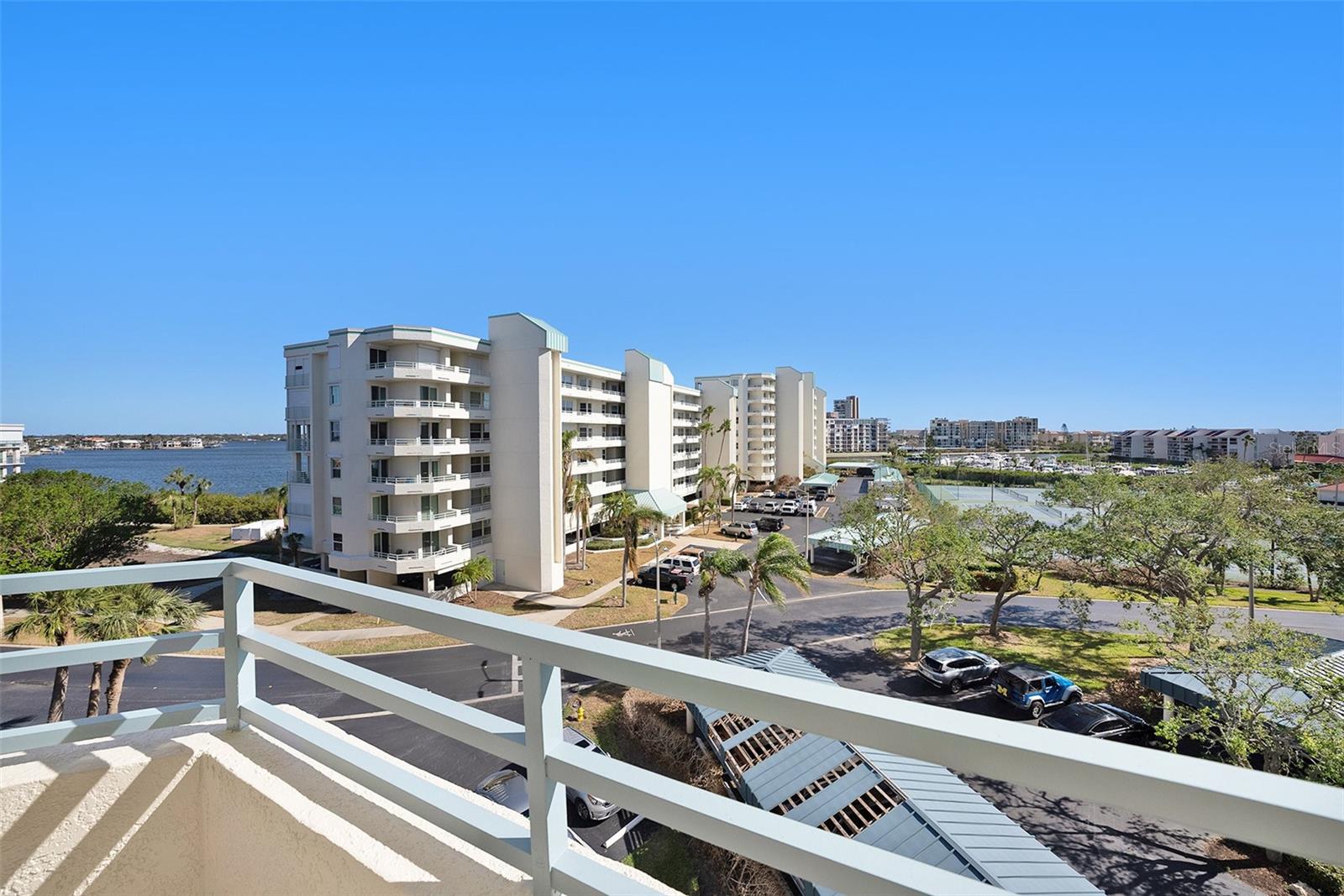 BEACHWALKER AT HARBOURSIDE CONDO - Residential