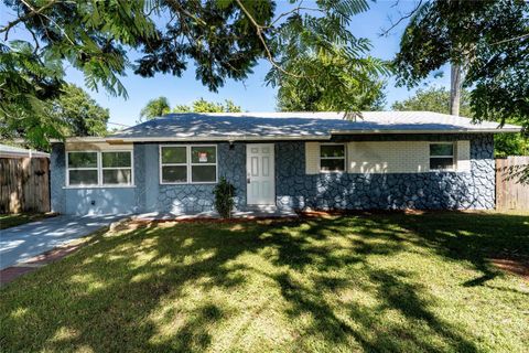 Photo of 501 Katherine Ave, Orlando, FL 32810 (MLS # O6340941) Photo of 501 Katherine Ave, Orlando, FL 32810 (MLS # O6340941)