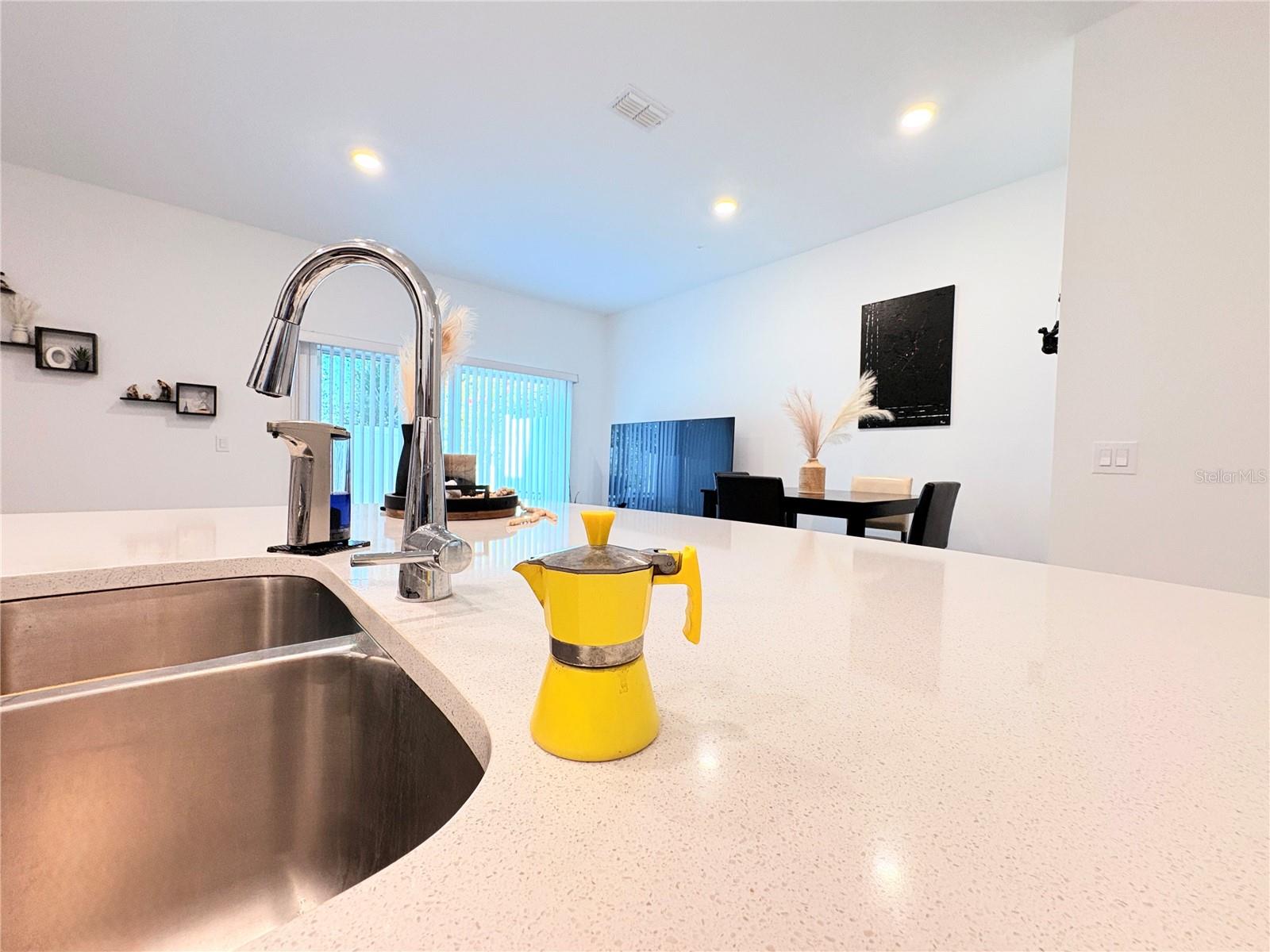 THE TOWNHOMES AT ANTHEM PARK - Residential Lease