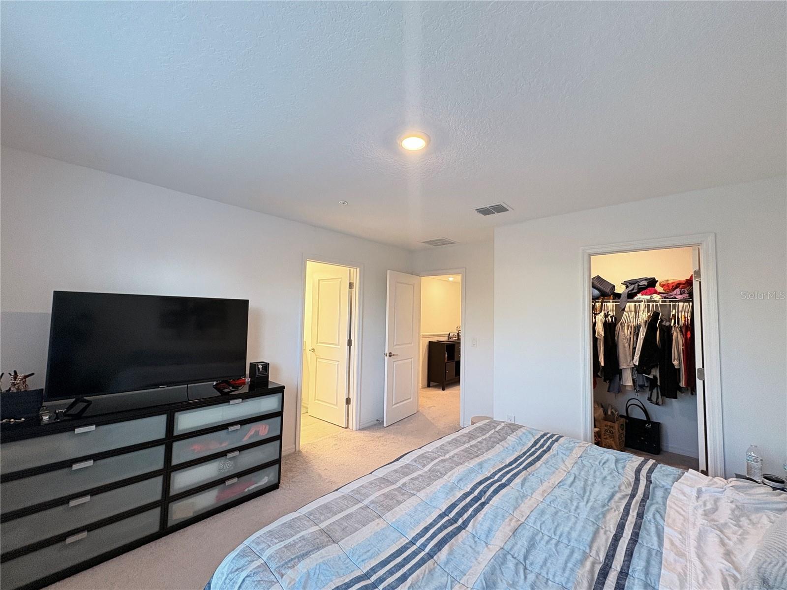 THE TOWNHOMES AT ANTHEM PARK - Residential Lease