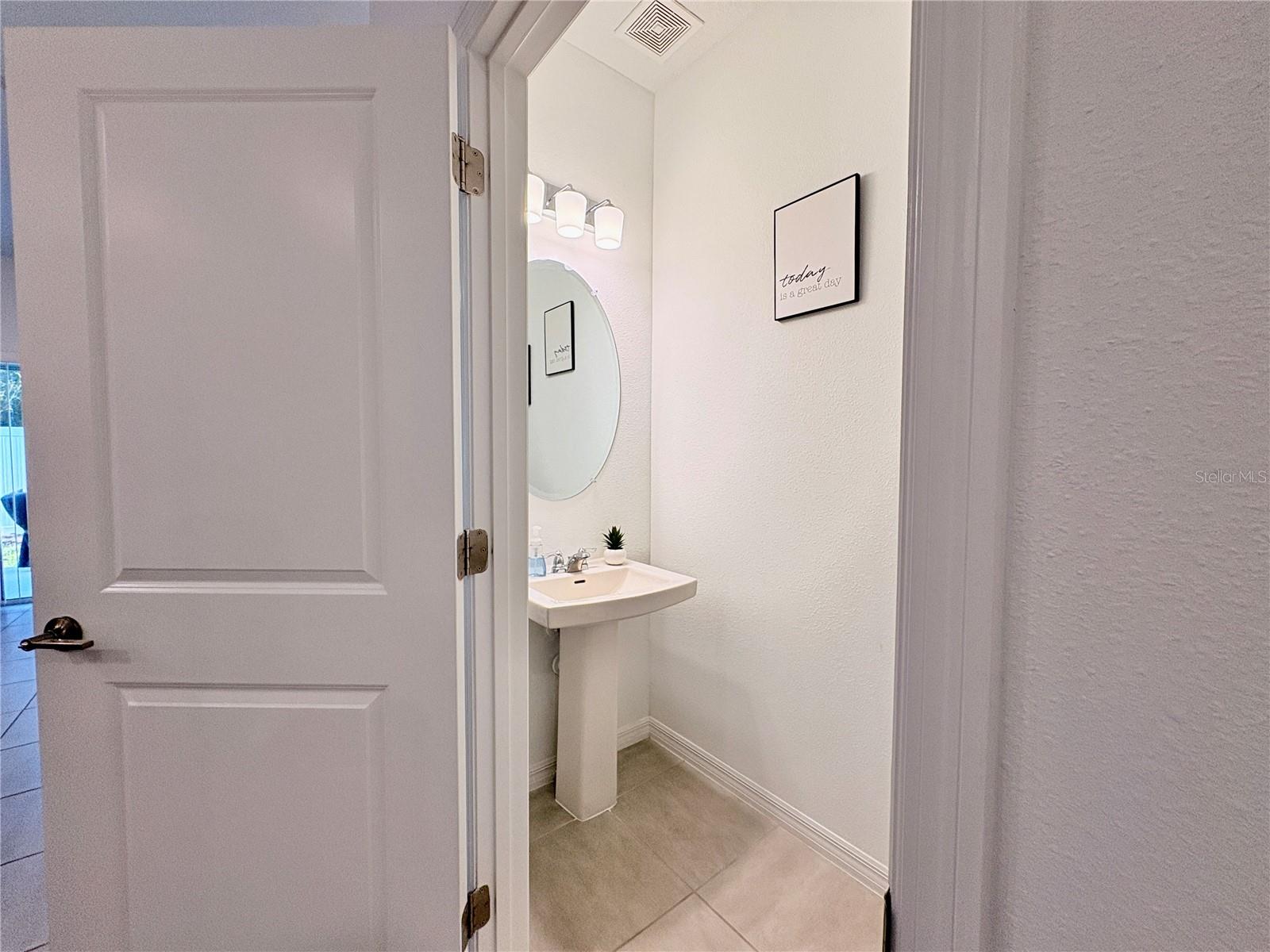 THE TOWNHOMES AT ANTHEM PARK - Residential Lease