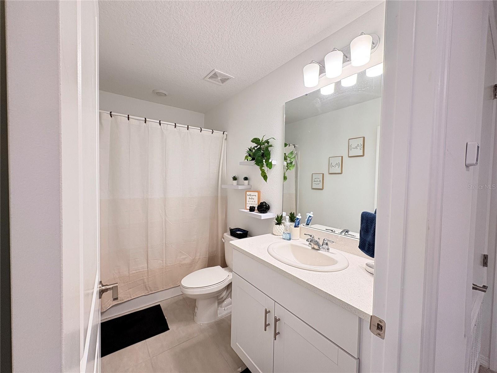 THE TOWNHOMES AT ANTHEM PARK - Residential Lease