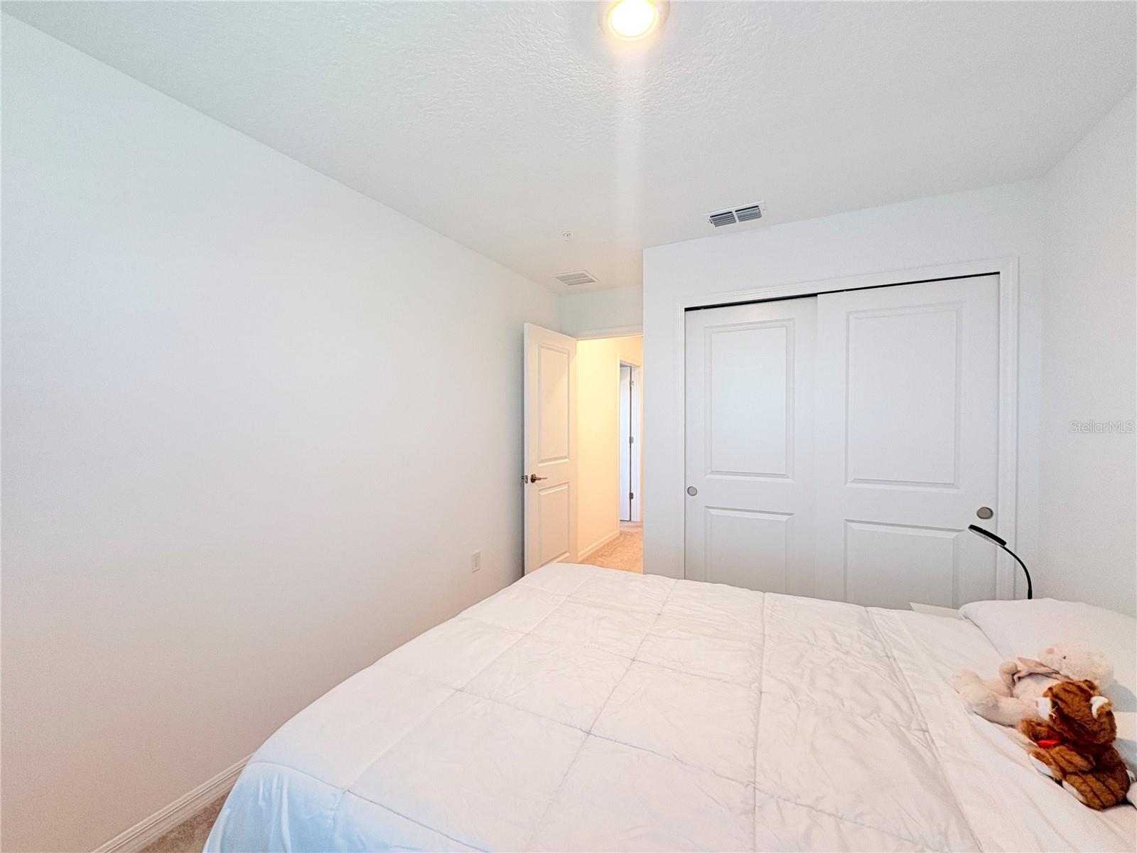 THE TOWNHOMES AT ANTHEM PARK - Residential Lease