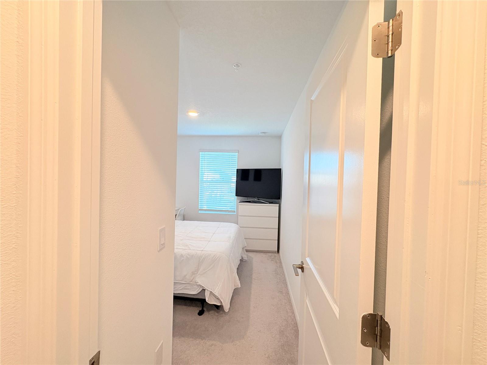 THE TOWNHOMES AT ANTHEM PARK - Residential Lease