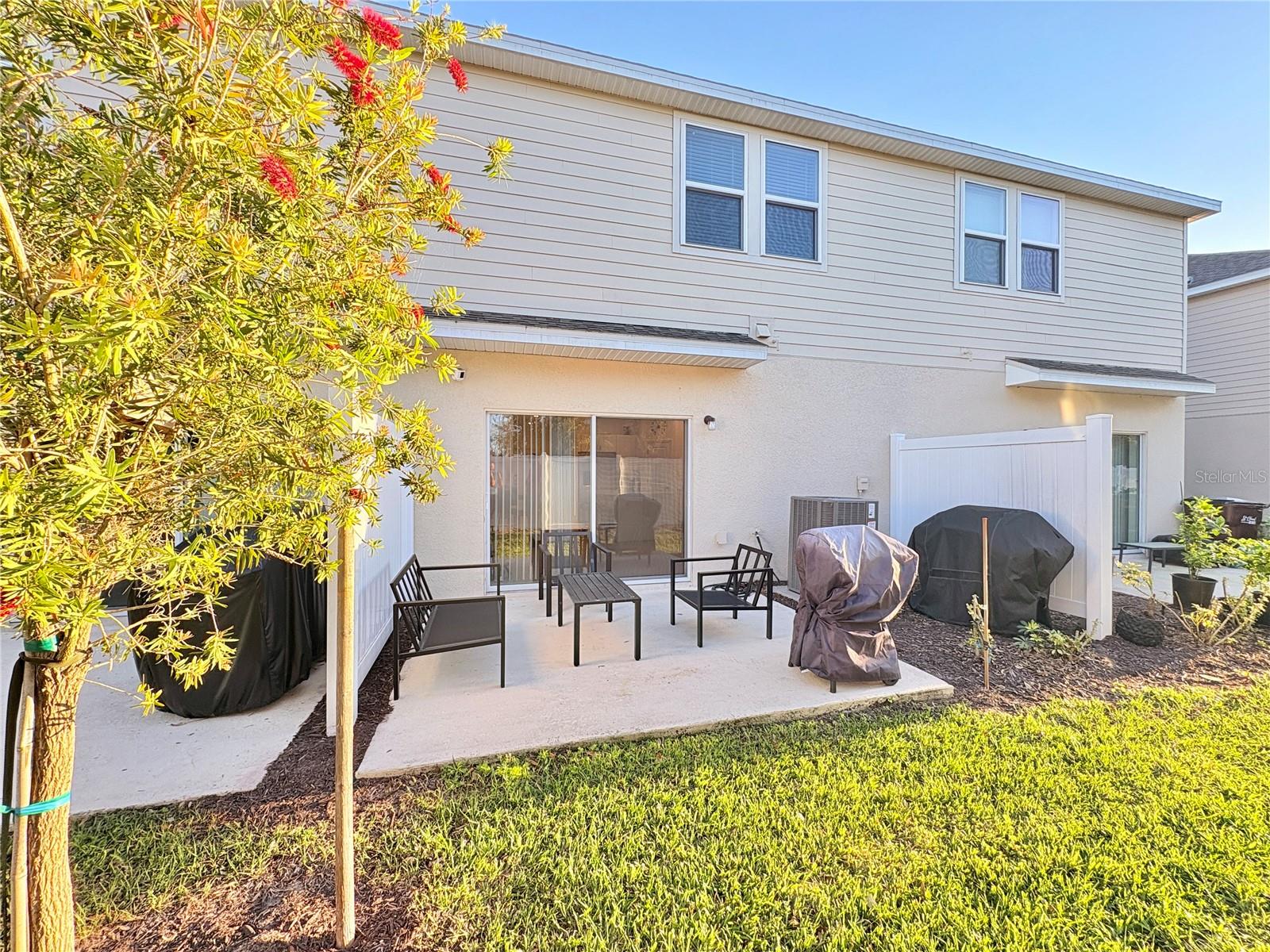 THE TOWNHOMES AT ANTHEM PARK - Residential Lease