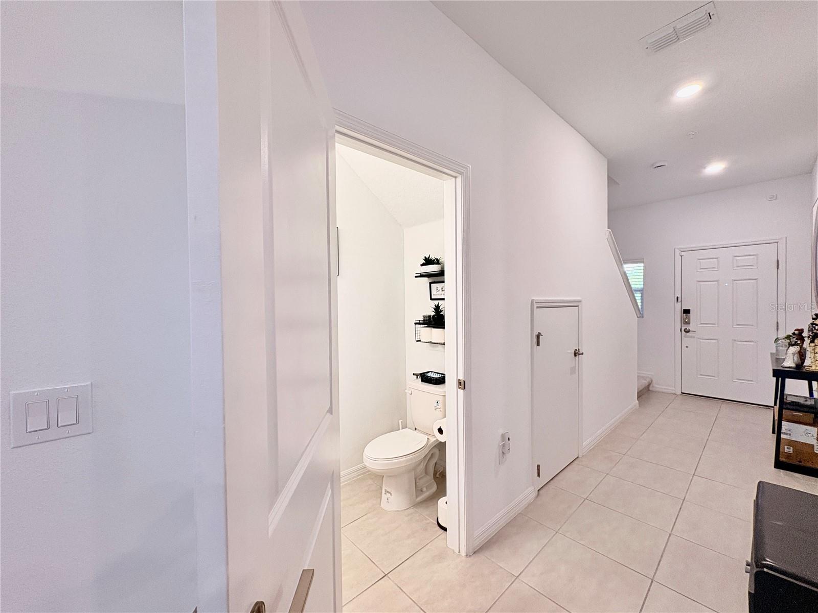 THE TOWNHOMES AT ANTHEM PARK - Residential Lease