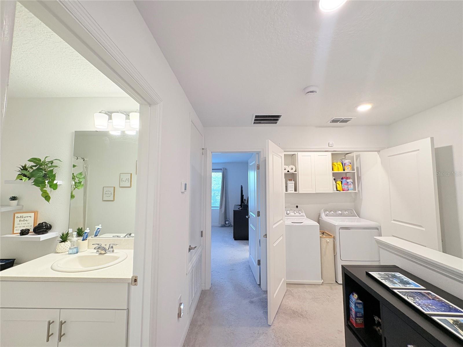 THE TOWNHOMES AT ANTHEM PARK - Residential Lease