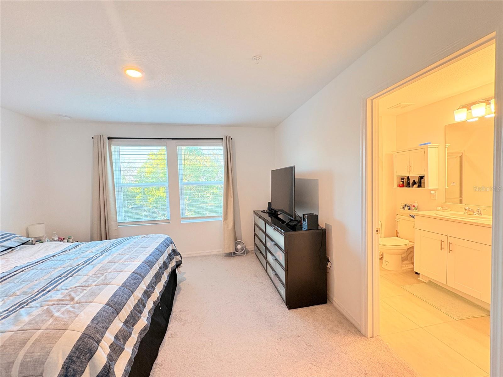 THE TOWNHOMES AT ANTHEM PARK - Residential Lease