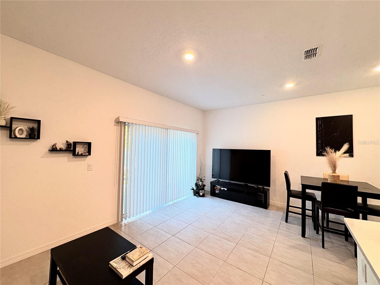 THE TOWNHOMES AT ANTHEM PARK - Residential Lease