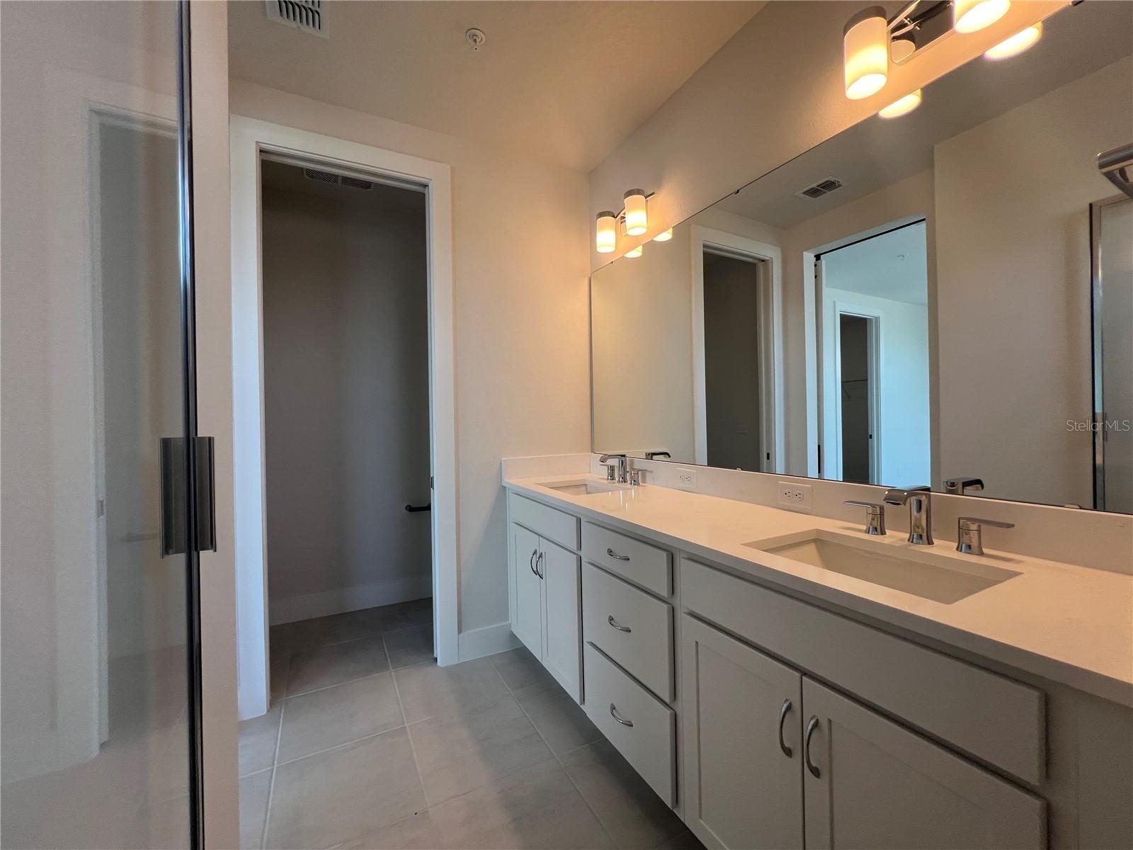 TOWNHOMES AT CITY PLACE - Residential Lease