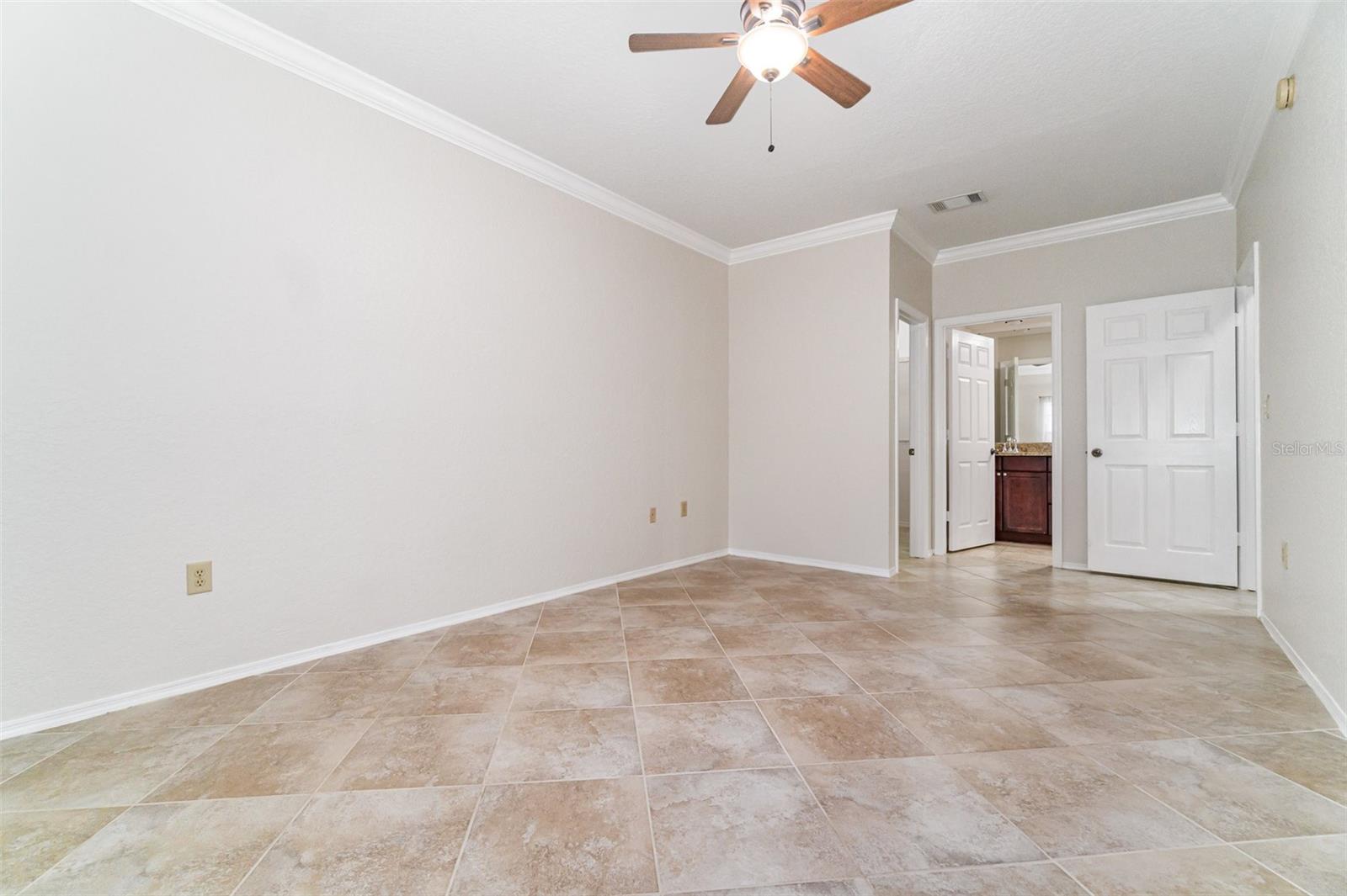 NOTTING HILL A CONDO - Residential