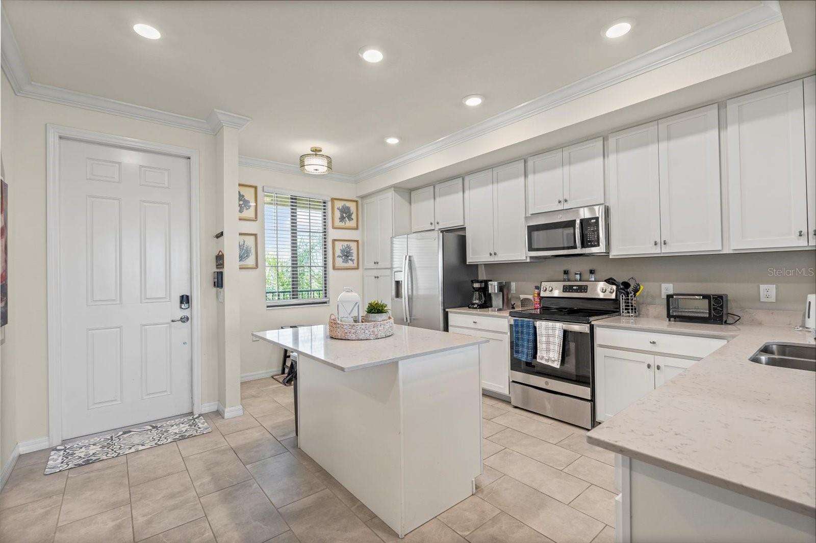 LAKEWOOD NATIONAL - Residential Lease