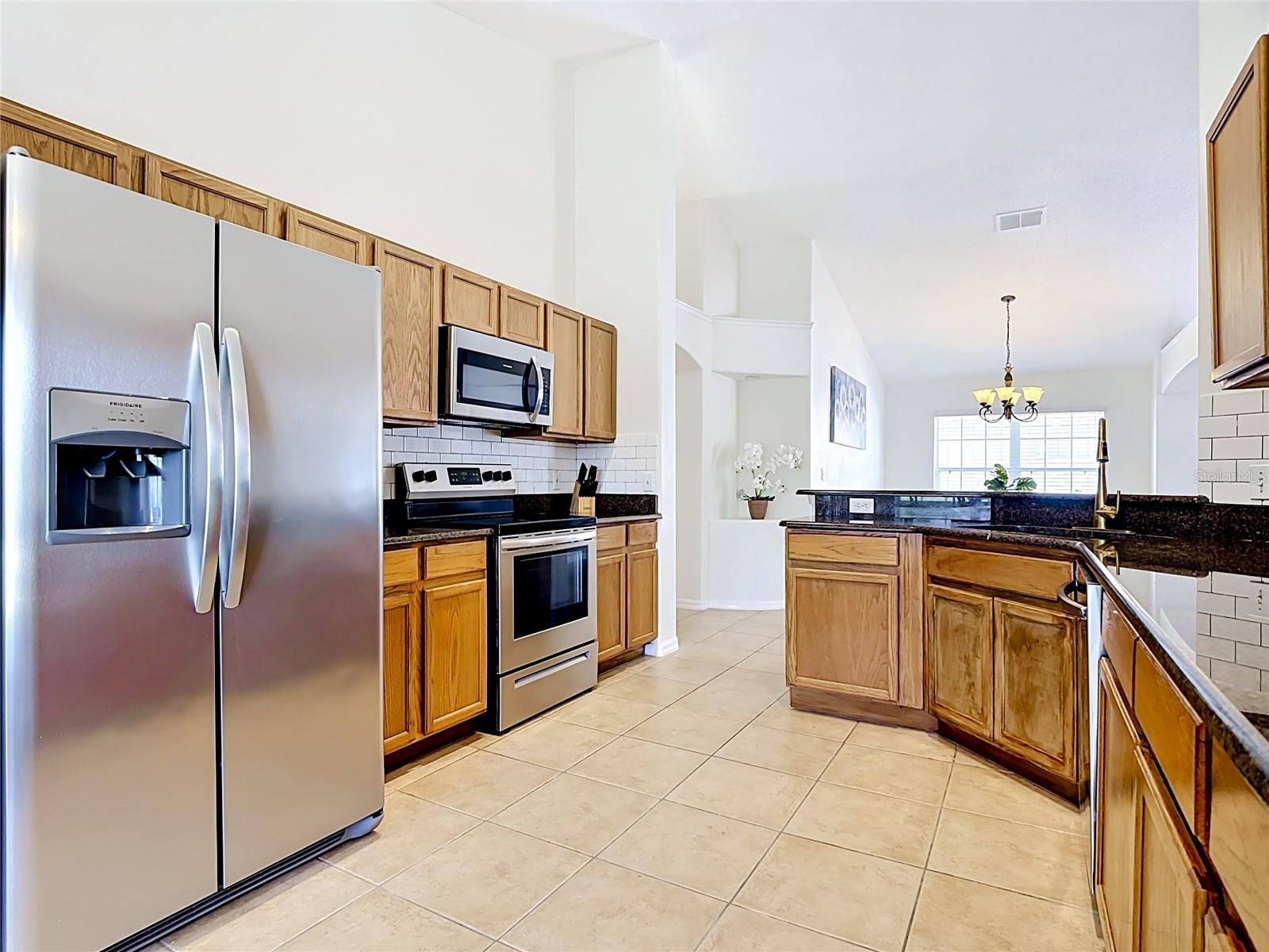 7949 GOLDEN POND CIR