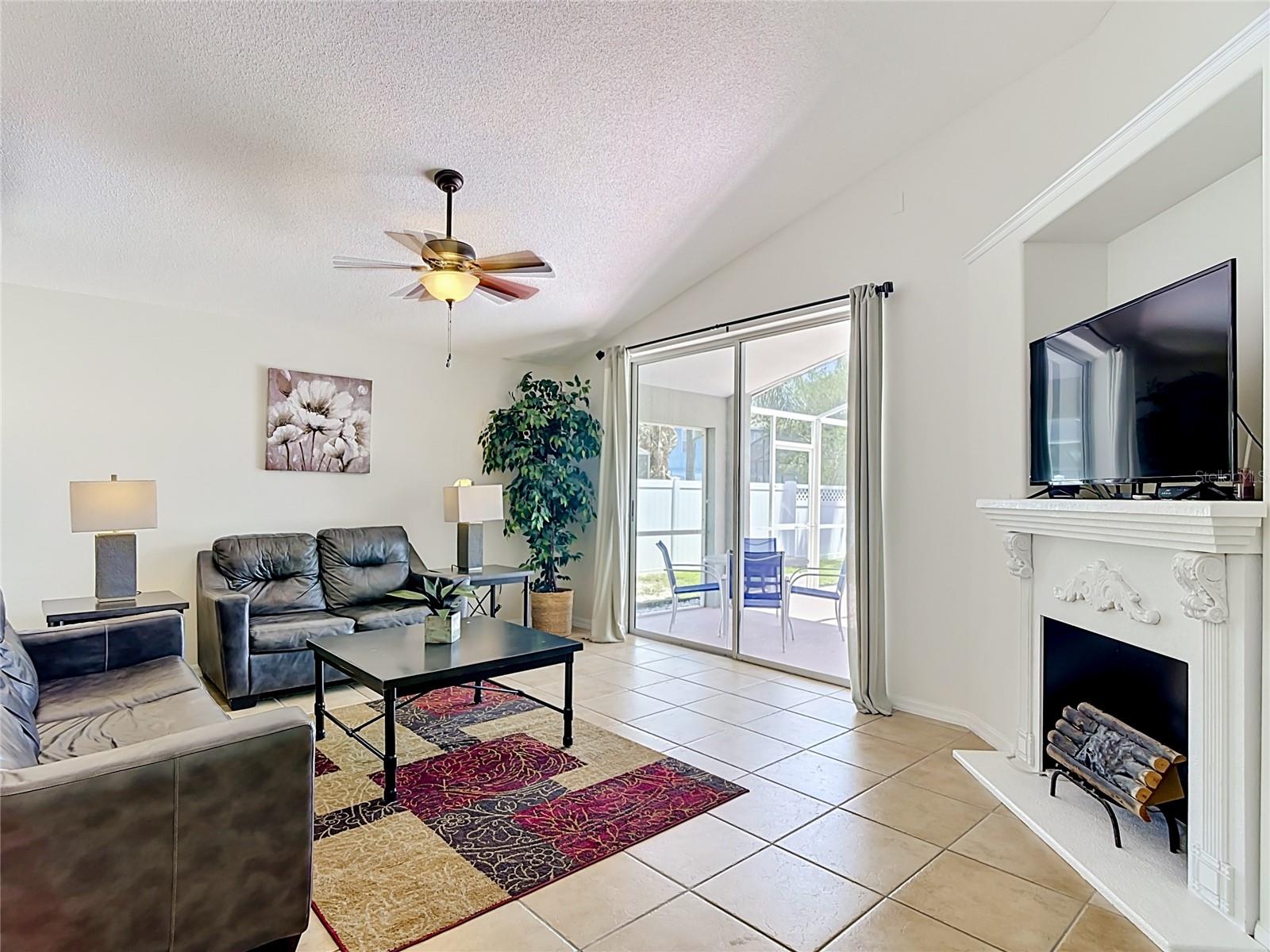 7949 GOLDEN POND CIR