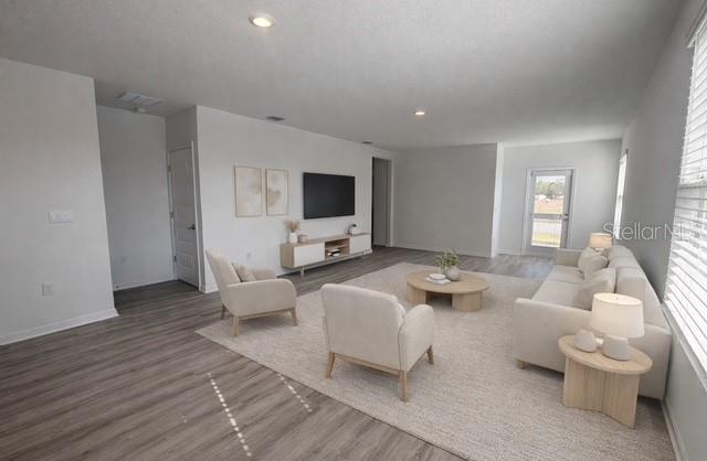 LAKE DEER ESTATES - Residential Lease