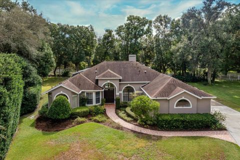 Photo of 574 Sand Wedge Loop, Apopka, FL 32712 (MLS # O6355301) Photo of 574 Sand Wedge Loop, Apopka, FL 32712 (MLS # O6355301)