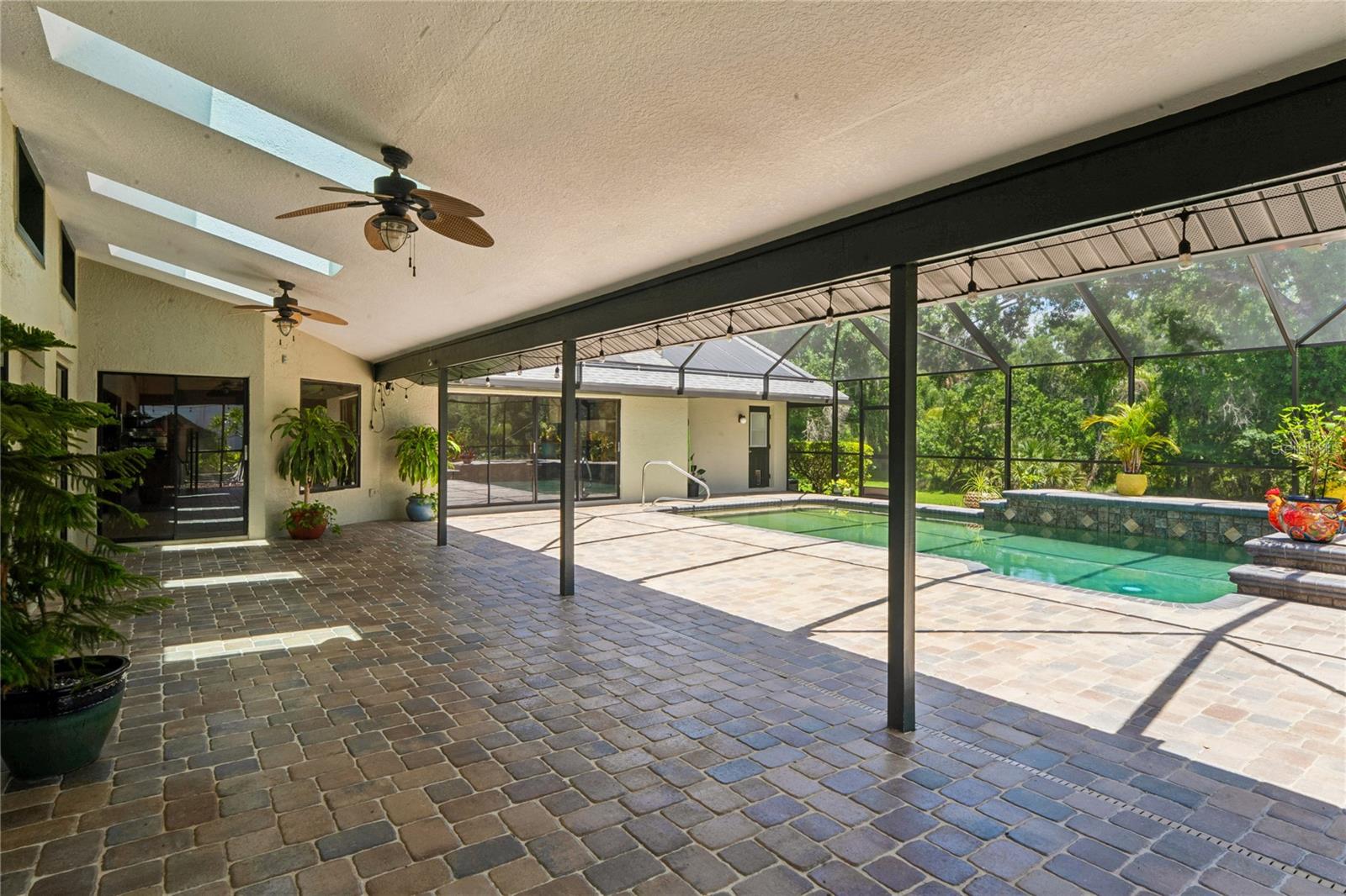 1087 RIVERSIDE RIDGE