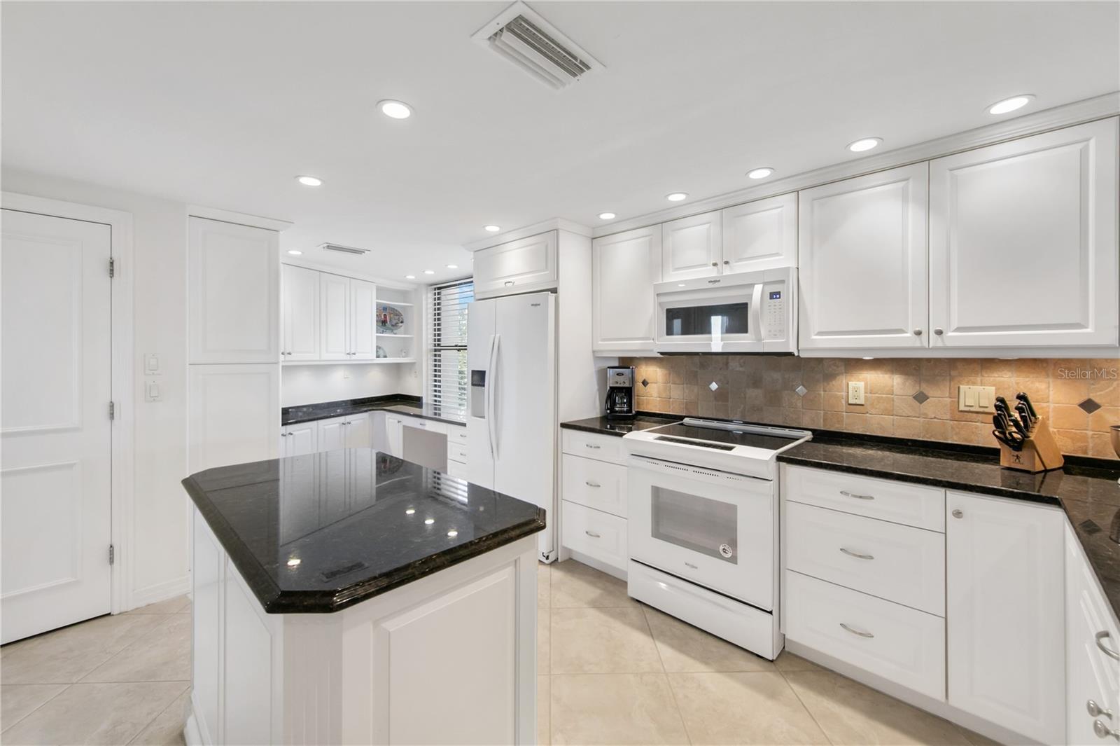 GULF & BAY CLUB PH 5 - Residential