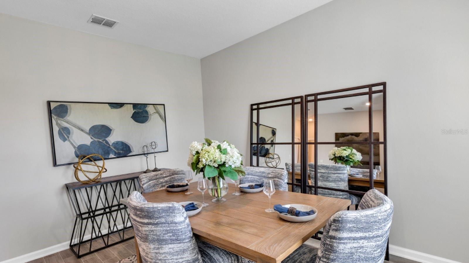 5570 RONIN DRIVE