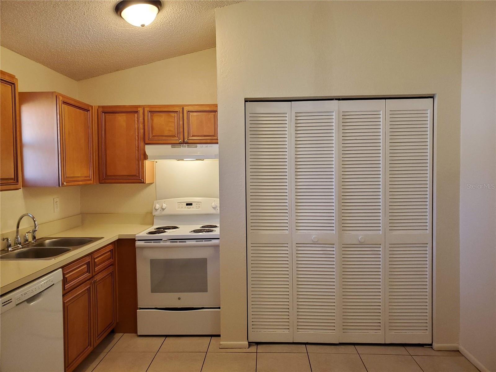 HIGH POINT - Residential Lease