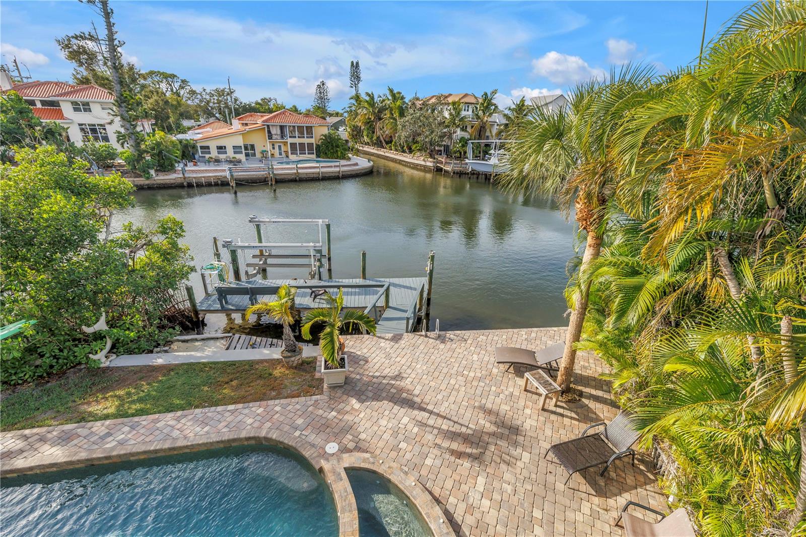 SIESTA BEACH - Residential