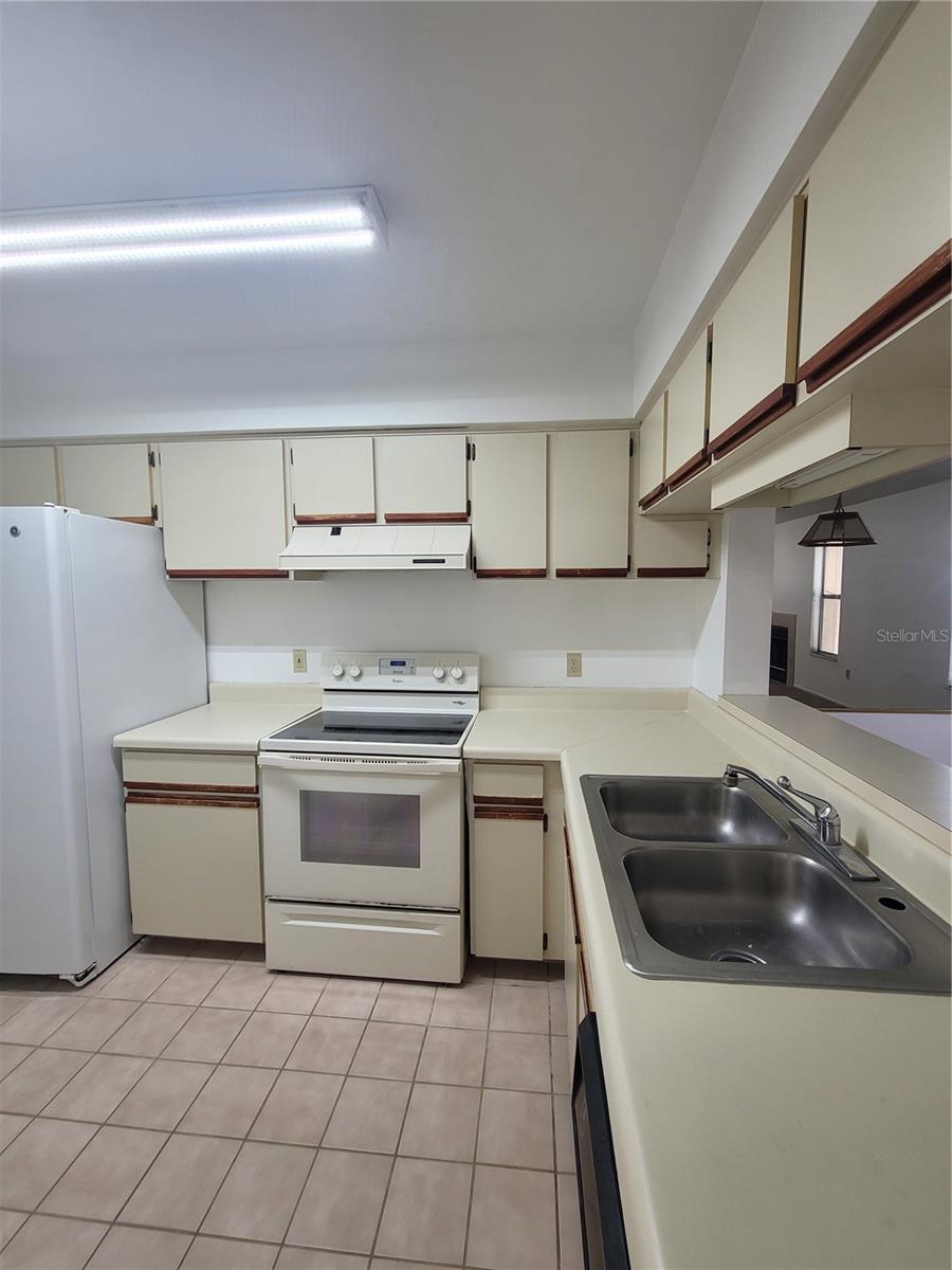 3124 S SEMORAN BOULEVARD 206