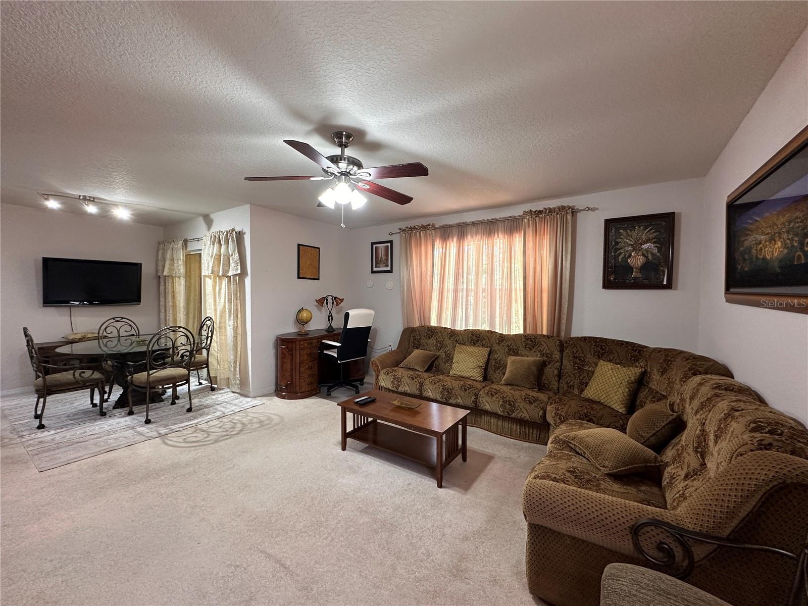 M/PALM POINTE 1 - Residential Lease
