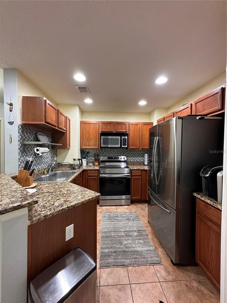 M/PALM POINTE 1 - Residential Lease