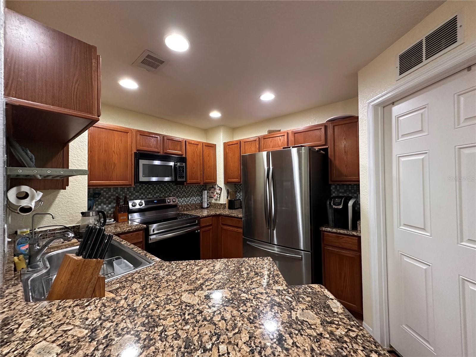 M/PALM POINTE 1 - Residential Lease