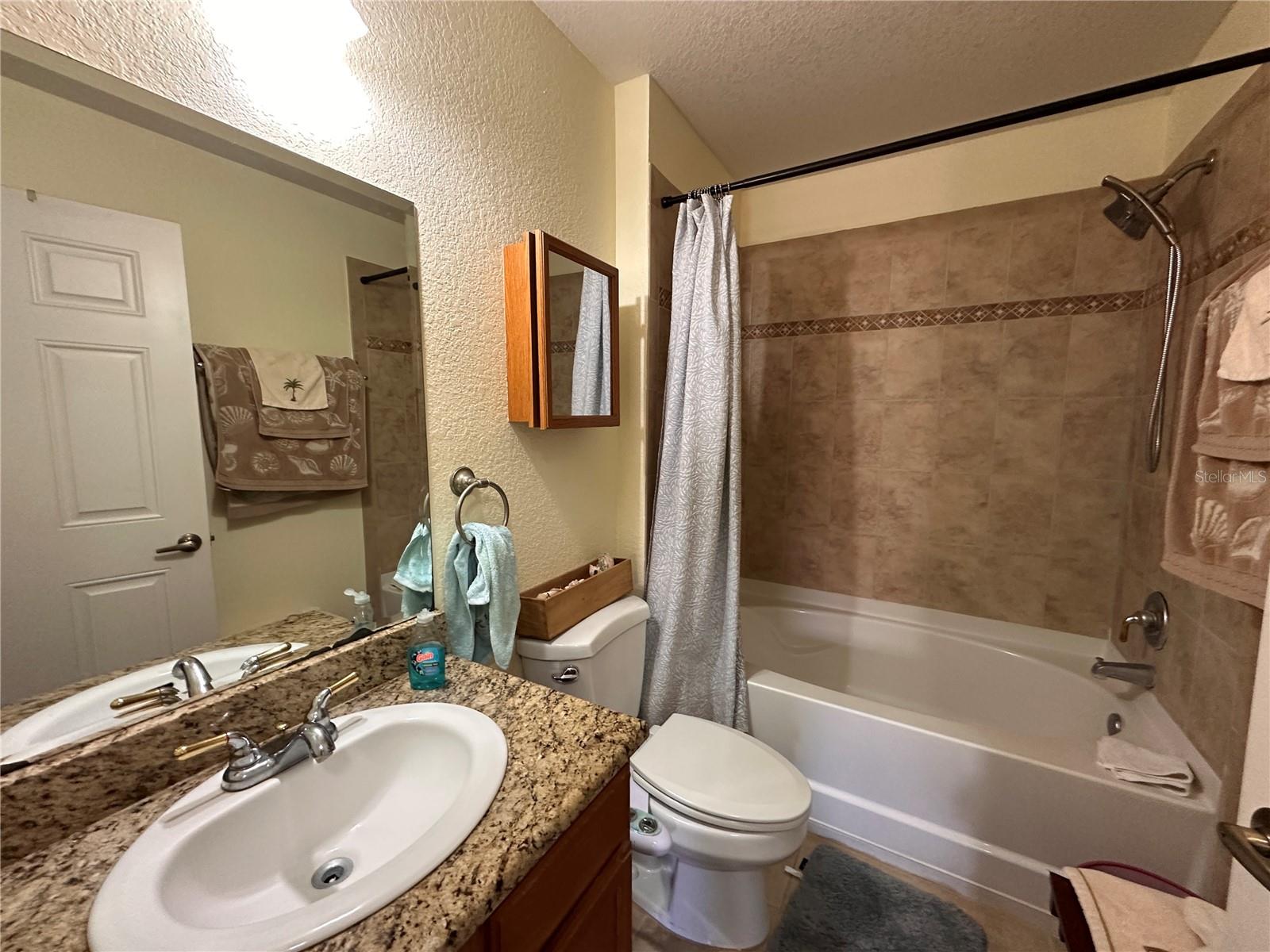 M/PALM POINTE 1 - Residential Lease