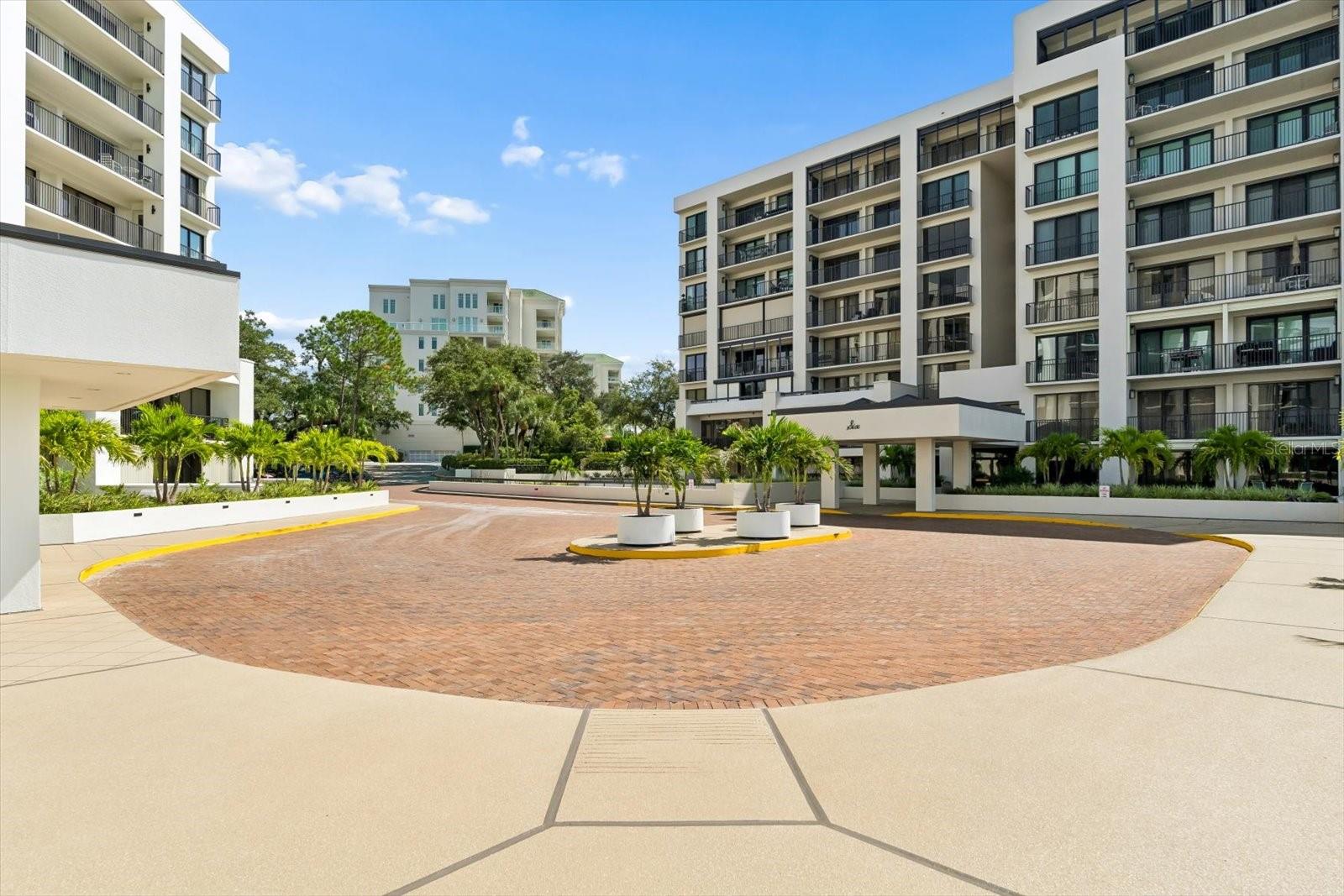 6 BELLEVIEW BOULEVARD 604