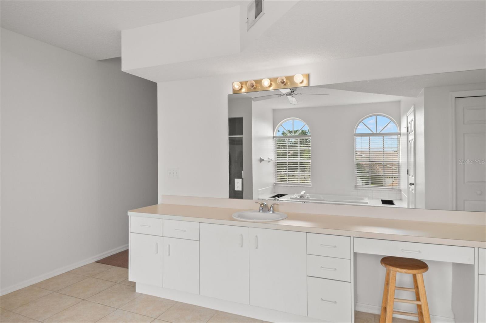 BOOT RANCH - EAGLE WATCH - Residential Lease