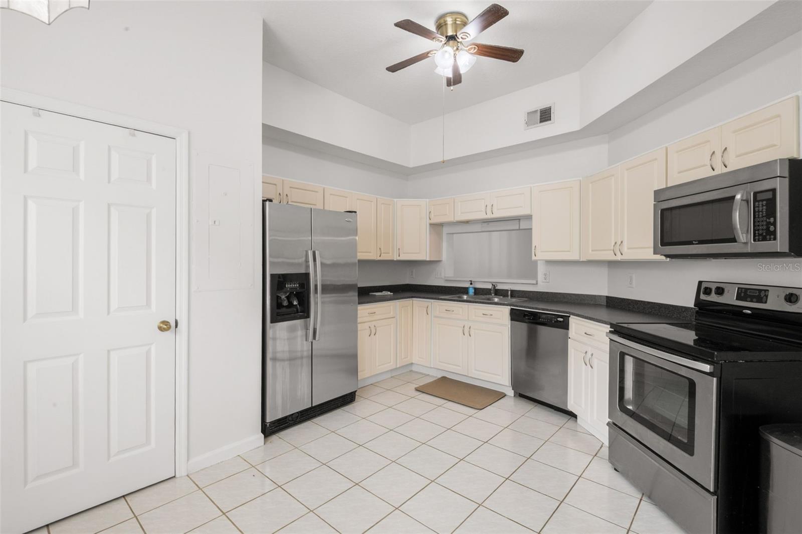 BOOT RANCH - EAGLE WATCH - Residential Lease