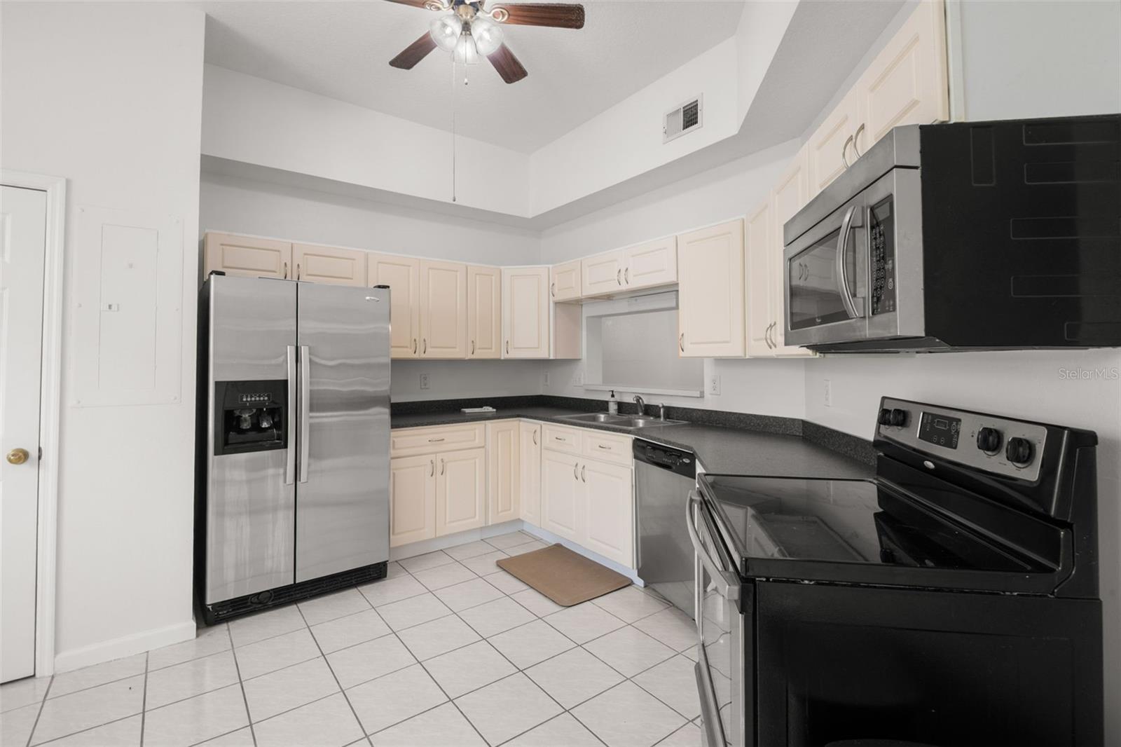 BOOT RANCH - EAGLE WATCH - Residential Lease