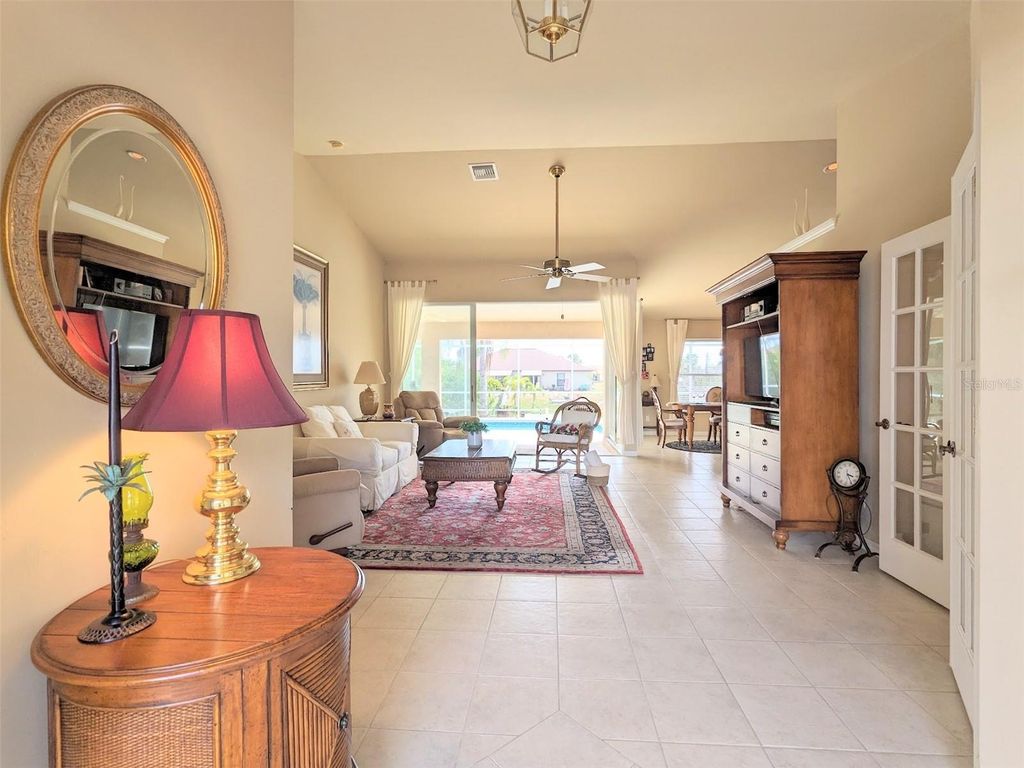 Photo of 546 SE 4th Street, Cape Coral, FL 33990 (MLS # C7523547)