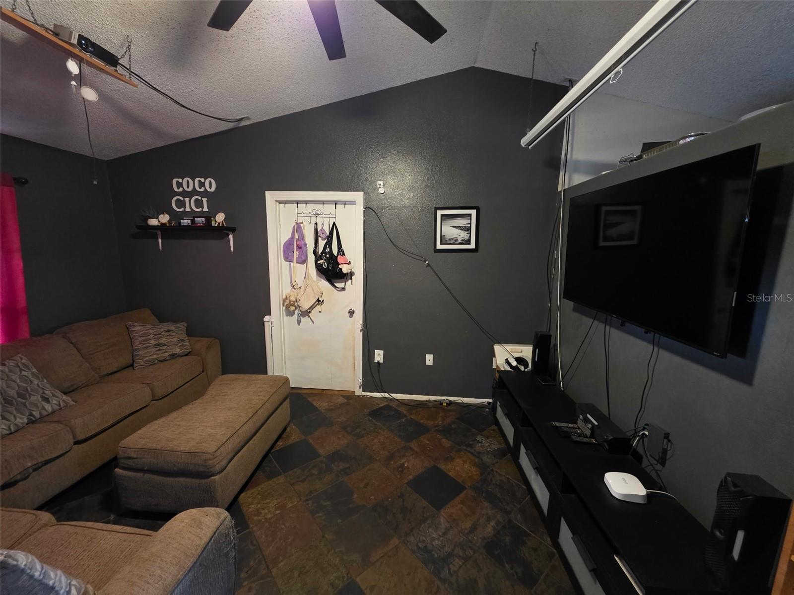 SEVEN SPGS HOMES - Residential