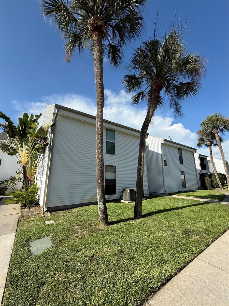1 bedroom, 1 bath 2nd floor condo with a balcony in the GATED COMMUNITY Palms of Tarpon Springs.
This unit features a washer and dryer in unit, LVT flooring in living/dinning area, halls and bedroom, ceramic tile in the kitchen and bathroom, and a newly updated walk-in shower. Bedroom has a large walk in closet. Community amenities include a pool and fitness center, and that it's close to shopping, beaches, and parks.
$75 App Fee/Adult, Security Deposit Equal to One Month's Rent, Additional $150 HOA Application and fee are required.