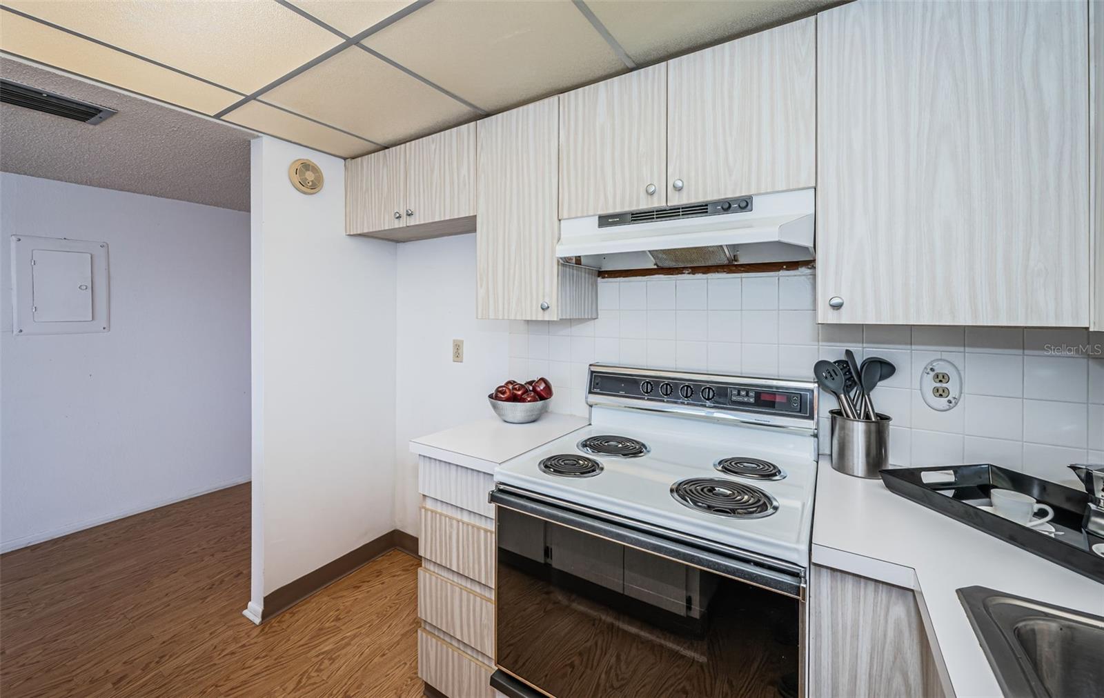 EDGEWATER ARMS 3RD CONDO - Residential