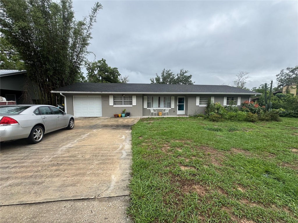 Photo of 1079 Seminole Street, Clermont, FL 34711 (MLS # G5114027)